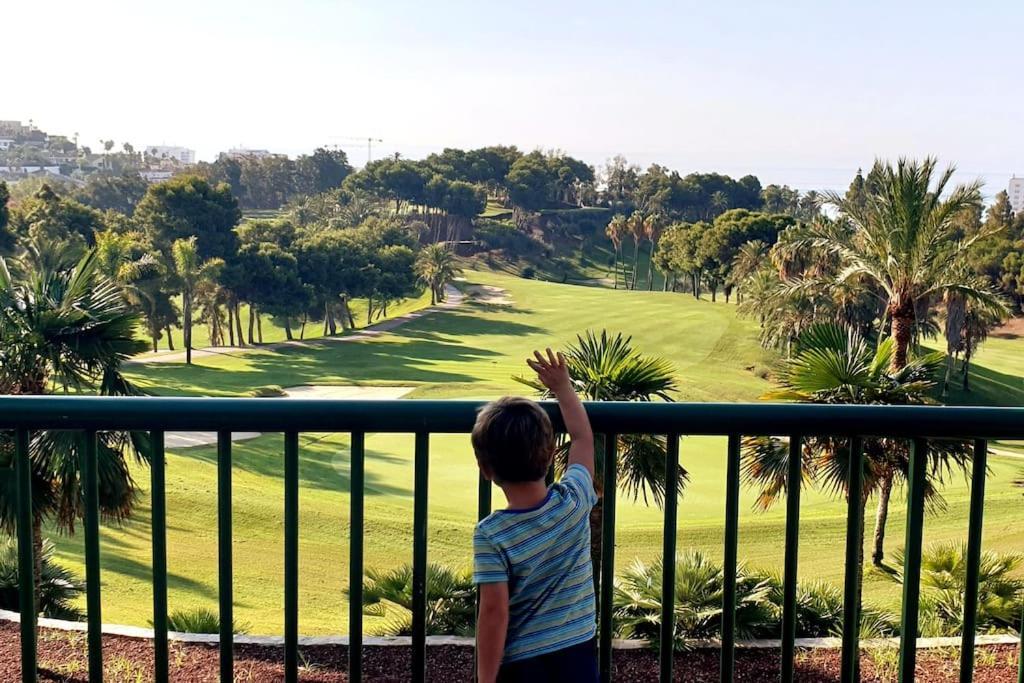 Luxury Penthouse With Sea&Mountain Views & Hot Tub - Tranquility & Rest Lägenhet Benalmádena Exteriör bild